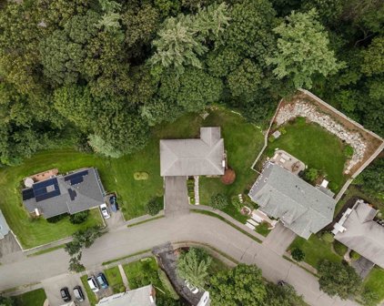 58 Woodbine Cir, Needham