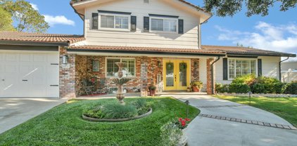 61 61B Hanson Ln, Brentwood