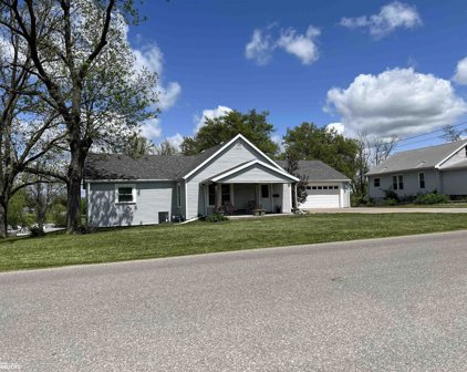 1975  Greenwood  Drive, Ottumwa