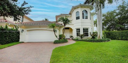 914 Sanibel Dr, Hollywood