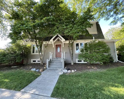 45 N Madison Avenue, La Grange