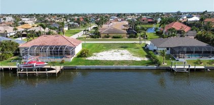 2203 Sw 52nd Street, Cape Coral