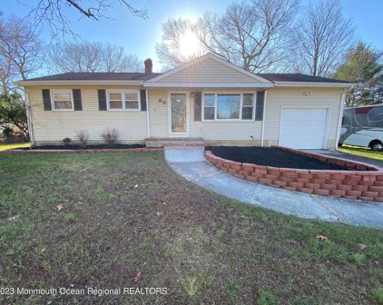 40 Lake Drive, Howell