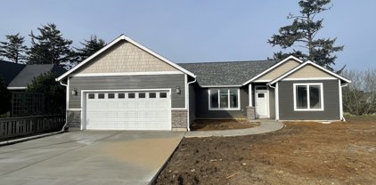 2819 LINCOLN SW AVE, Bandon