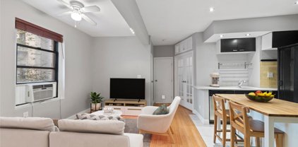 21-06 35th Street Unit #2B, Astoria
