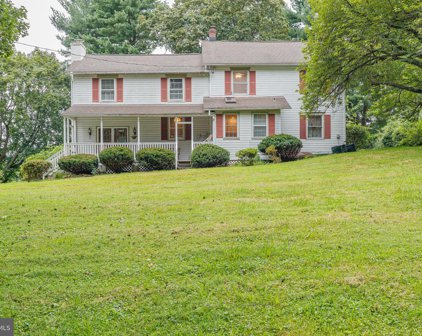 861 Hillsdale Rd, West Chester