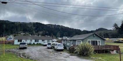 13815 US Highway 101 N, Smith River