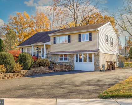 304 Central Dr, Lansdale