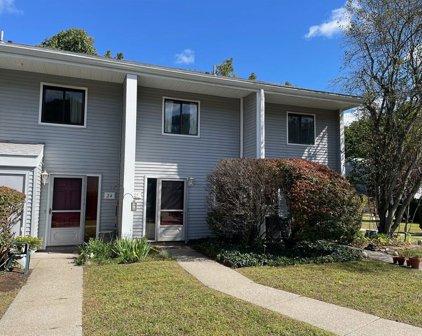 555 Russell Rd Unit D25, Westfield