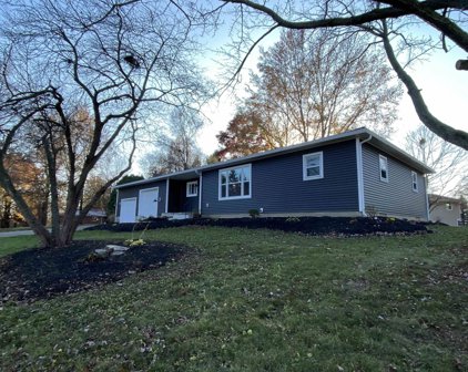 208 Holly Lane, Geneva