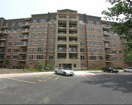 125 Lakeview Drive Unit #401, Bloomingdale