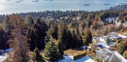 2320 Chairlift Close, West Vancouver