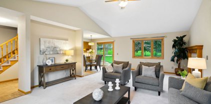 709 Hanover Court, Eagan