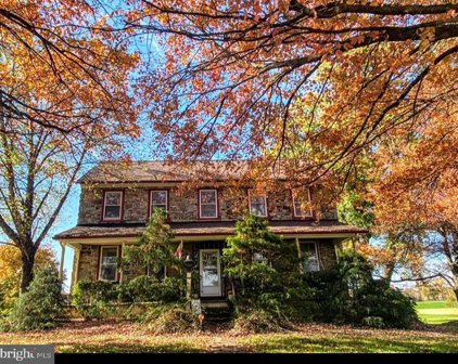 489 and 493 N Manor Rd, Elverson