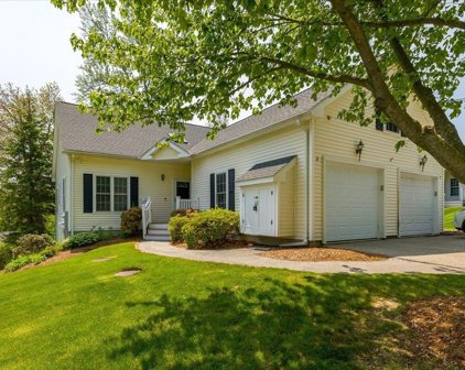 32 William Onthank Ln Unit 32, Southborough