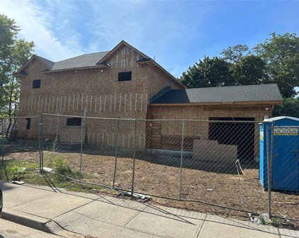 201 N 1st Street, Bethpage