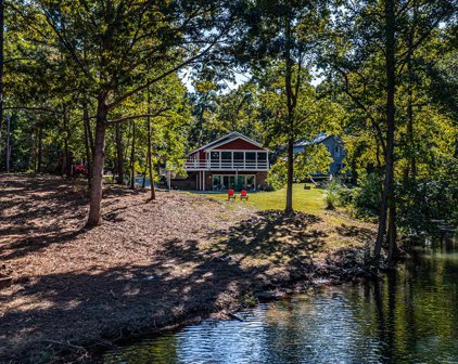 385 Cow Shed Road, Lancaster