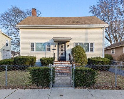 55 Paris St, Medford