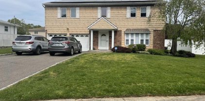 9 Grassy Lane, Smithtown