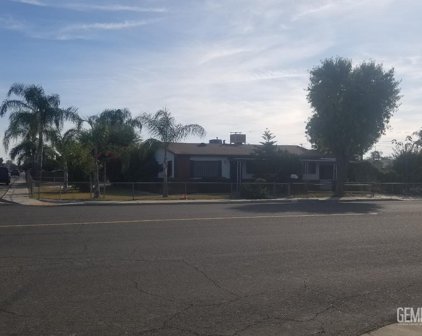 320 9th, Delano