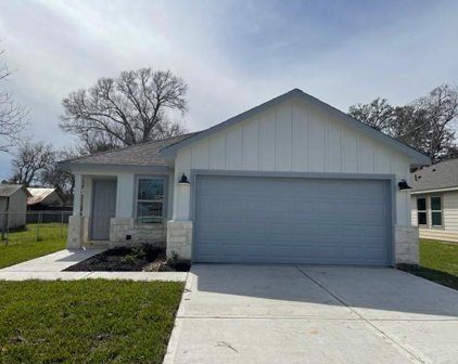 105 W Travis Street, Brazoria