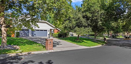 22 Oakridge Ln, Danville