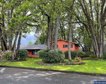 2924 South Shore Dr, Albany