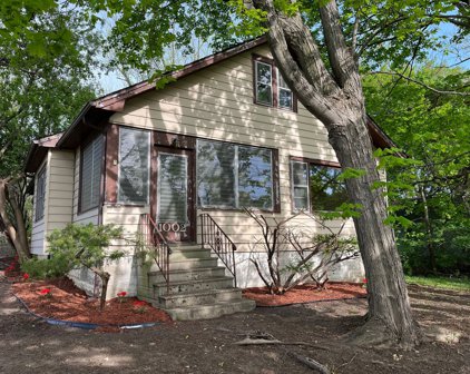 1002 S Lincoln Avenue, Aurora