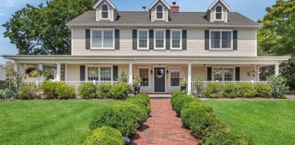 7 Christopher Court, Babylon