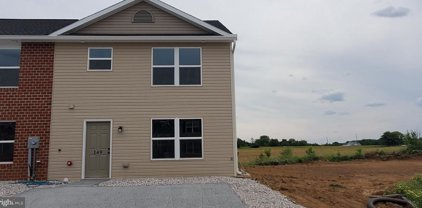 149 Delano Dr, Chambersburg