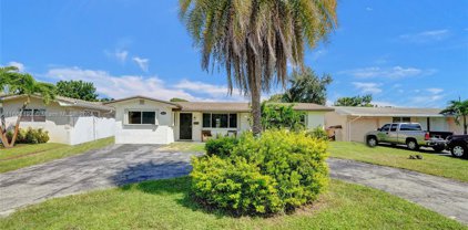 8821 Nw 11th St, Pembroke Pines