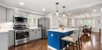 34 California Ave, Milton