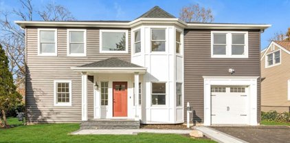 24 Dorcas Avenue, Syosset