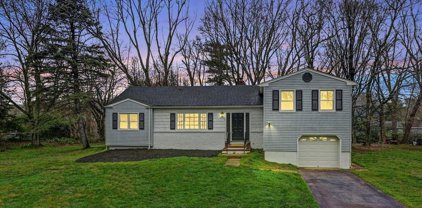 208 Overbrook Drive, Freehold