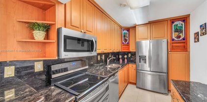 3731 N Country Club Dr Unit #925, Aventura