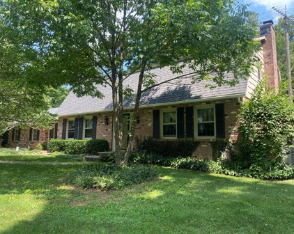 5001 Woodville Pike, Urbana