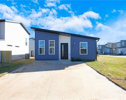 821 Boardwalk Avenue, Centerton