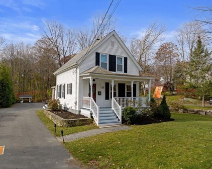 42 Ash St, Hopkinton