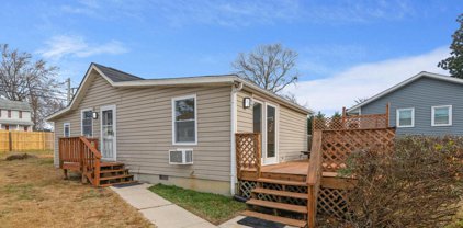 1733 Fairhill Dr, Edgewater