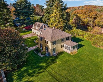 10 Phillips Street, Natick