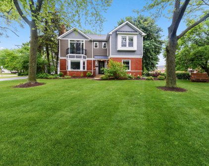 1237 N Dunton Avenue, Arlington Heights