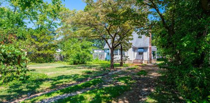 2565 Hooper Avenue, Brick