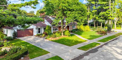 92 Deeplands, Village Of Grosse Pointe Shores