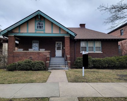 1639 W Rosehill Drive, Chicago