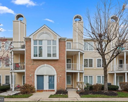218 Jennifer Ct Unit #1211, Levittown