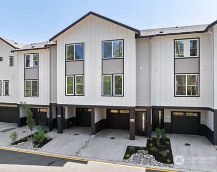 16124 Cascadian Way Unit #D1, Bothell