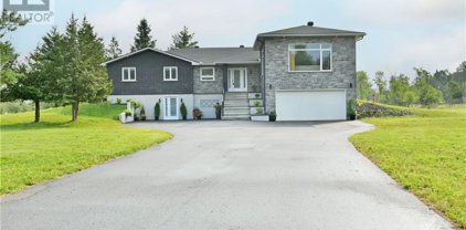 132 WAGON Drive, Dunrobin