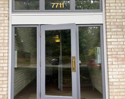 7711 Donnybrook Ct Unit #107, Annandale
