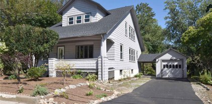 339 Old River Road, Lincoln