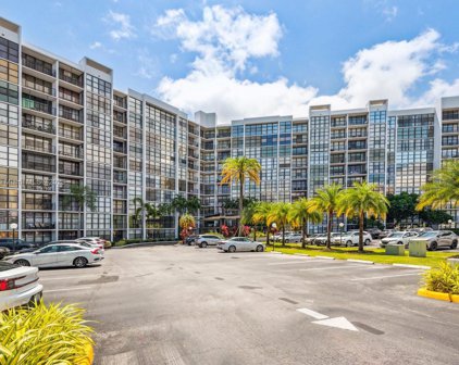 800 Parkview Dr Unit #502, Hallandale Beach